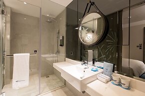 Airline Inn - Kaohsiung Station