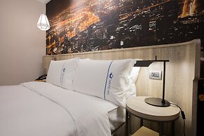 Airline Inn - Kaohsiung Station