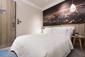 Airline Inn - Kaohsiung Station