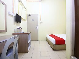 Super OYO 89651 Harmoni Hotel