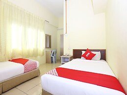 Super OYO 89651 Harmoni Hotel