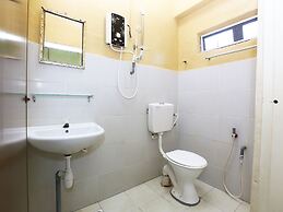 Super OYO 89651 Harmoni Hotel