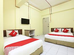 Super OYO 89651 Harmoni Hotel