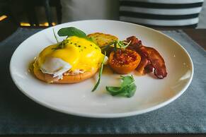 Jaya House River Park Hotel