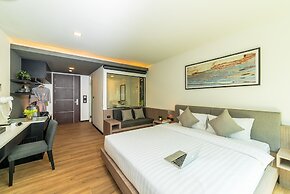 Pause and Play Hotel