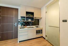 Pause and Play Hotel