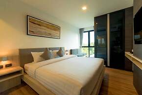 Pause and Play Hotel