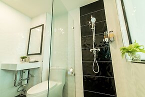 Pause and Play Hotel