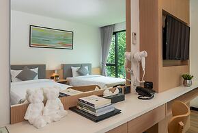 Pause and Play Hotel