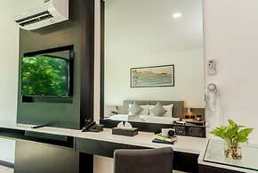 Pause and Play Hotel