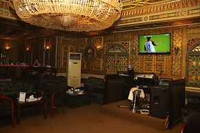 Acacia Hotel & Suites