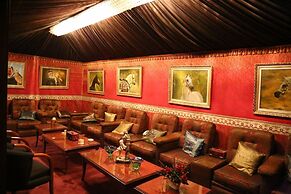 Acacia Hotel & Suites