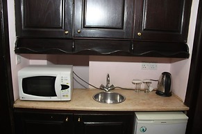 Acacia Hotel & Suites