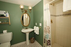 George Brooks House B&B