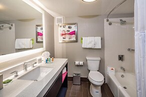 Radisson Hotel Oakland Airport