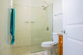 New Kingston Guest Apt at Sonoma Estate