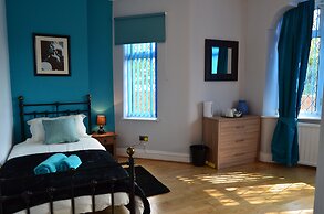 Old Trafford Guest House