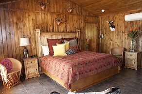 Live Oaks Bed and Breakfast