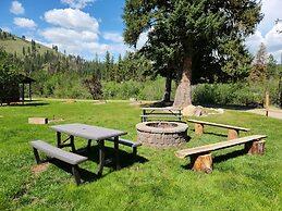 Southfork Lodge - Riverside Inn