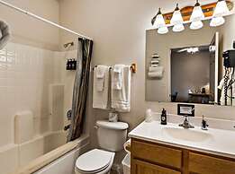 Southfork Lodge - Riverside Inn