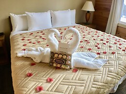 Hanging Horn Lakeside Resort