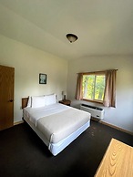 Hanging Horn Lakeside Resort