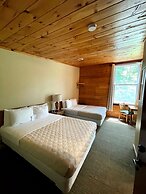 Hanging Horn Lakeside Resort