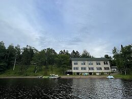 Hanging Horn Lakeside Resort