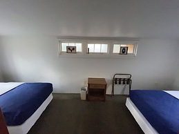 Hanging Horn Lakeside Resort