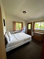 Hanging Horn Lakeside Resort