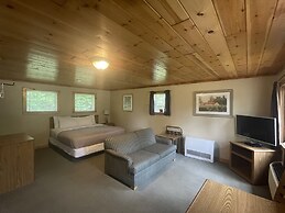 Hanging Horn Lakeside Resort