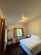 Hanging Horn Lakeside Resort