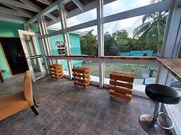 Bamboleo Inn Belize