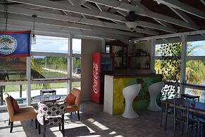 Bamboleo Inn Belize