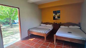 Bamboleo Inn Belize