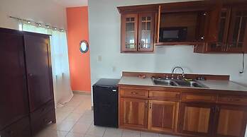 Bamboleo Inn Belize