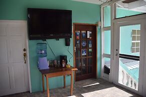 Bamboleo Inn Belize
