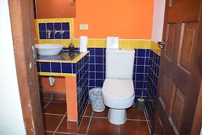 Bamboleo Inn Belize