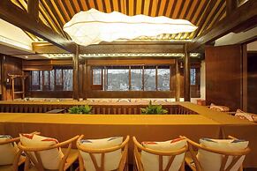 Yurong West Lake Cottage Resort Hotel