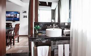 Yurong West Lake Cottage Resort Hotel