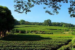 Yurong West Lake Cottage Resort Hotel