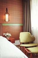 Yurong West Lake Cottage Resort Hotel