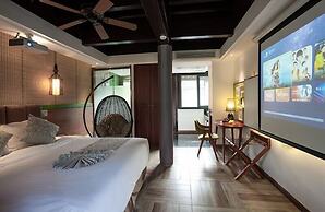 Yurong West Lake Cottage Resort Hotel