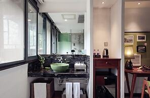 Yurong West Lake Cottage Resort Hotel