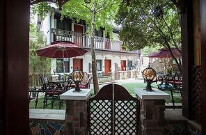 Yurong West Lake Cottage Resort Hotel