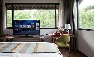 Yurong West Lake Cottage Resort Hotel