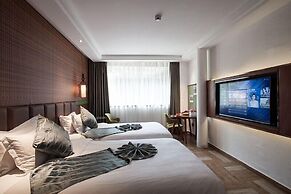 Yurong West Lake Cottage Resort Hotel