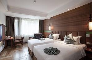 Yurong West Lake Cottage Resort Hotel