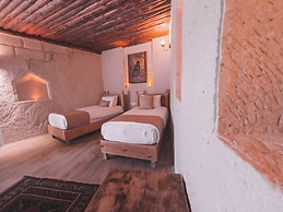 Local Cave House Hotel