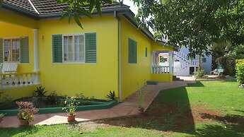 Ocho Rios Almond Tree Villas